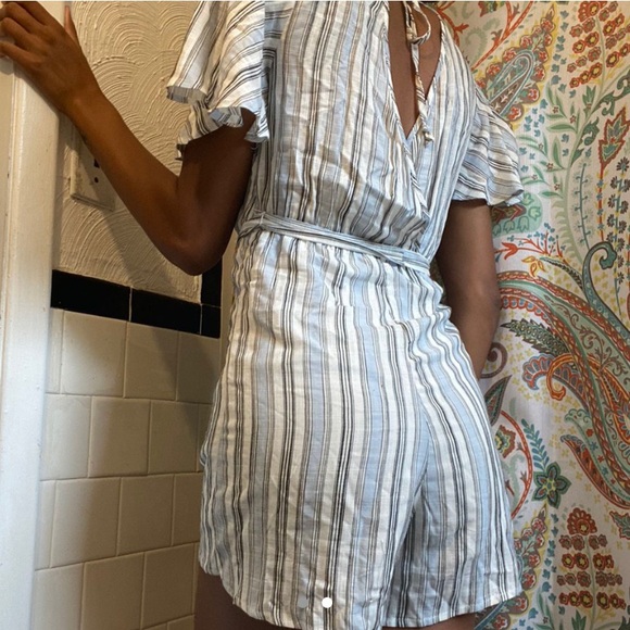 Francesca’s striped romper - Picture 2 of 2